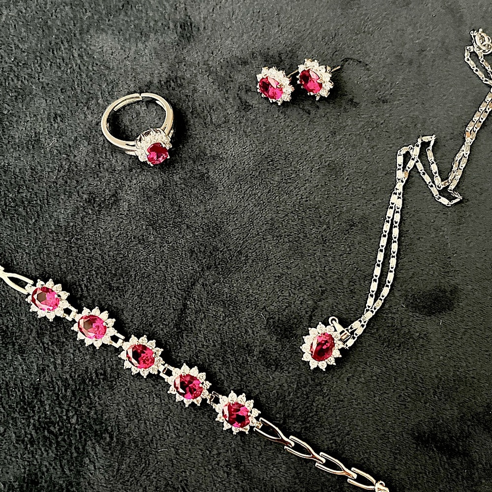 Ruby Crystal Set - Picture 2 of 10